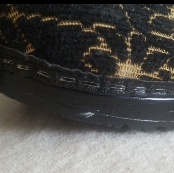 Sanita Felt Floral Tapestry Clogs - Picture 8 of 12